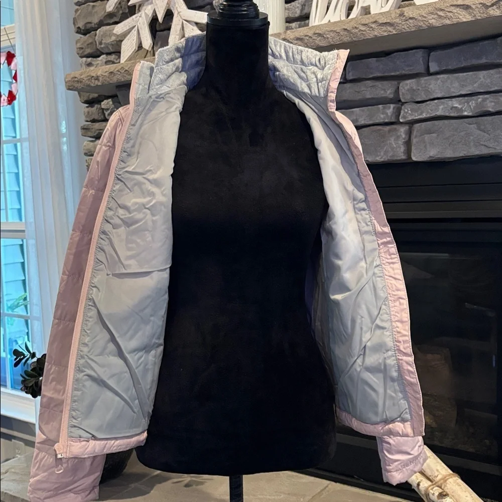 Columbia Puffer jacket/coat,zipper hip pockets,full zip,high neck, lightweight